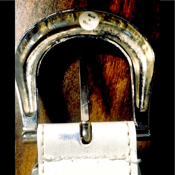 Leather chrome buckle Boston Proper 1.5”w belt - Picture 4 of 7